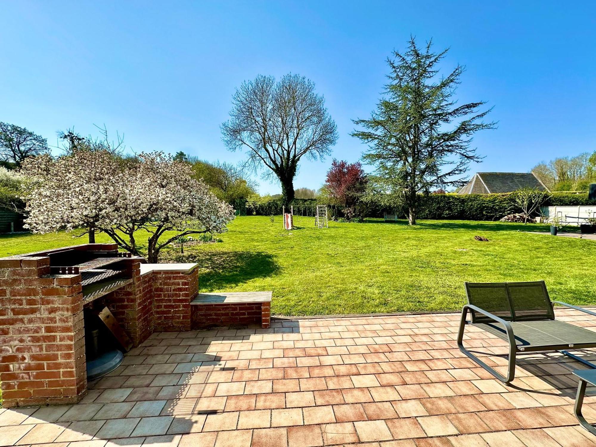 Le Gite D'En Bas Quesnoy-le-Montant Exterior photo